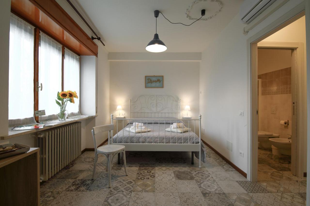 Ingarda Rooms Cavalcaselle Exterior foto